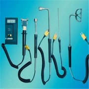 煤溫度計(jì)是一種袖珍數(shù)字溫度計(jì)，由干電池供電。
